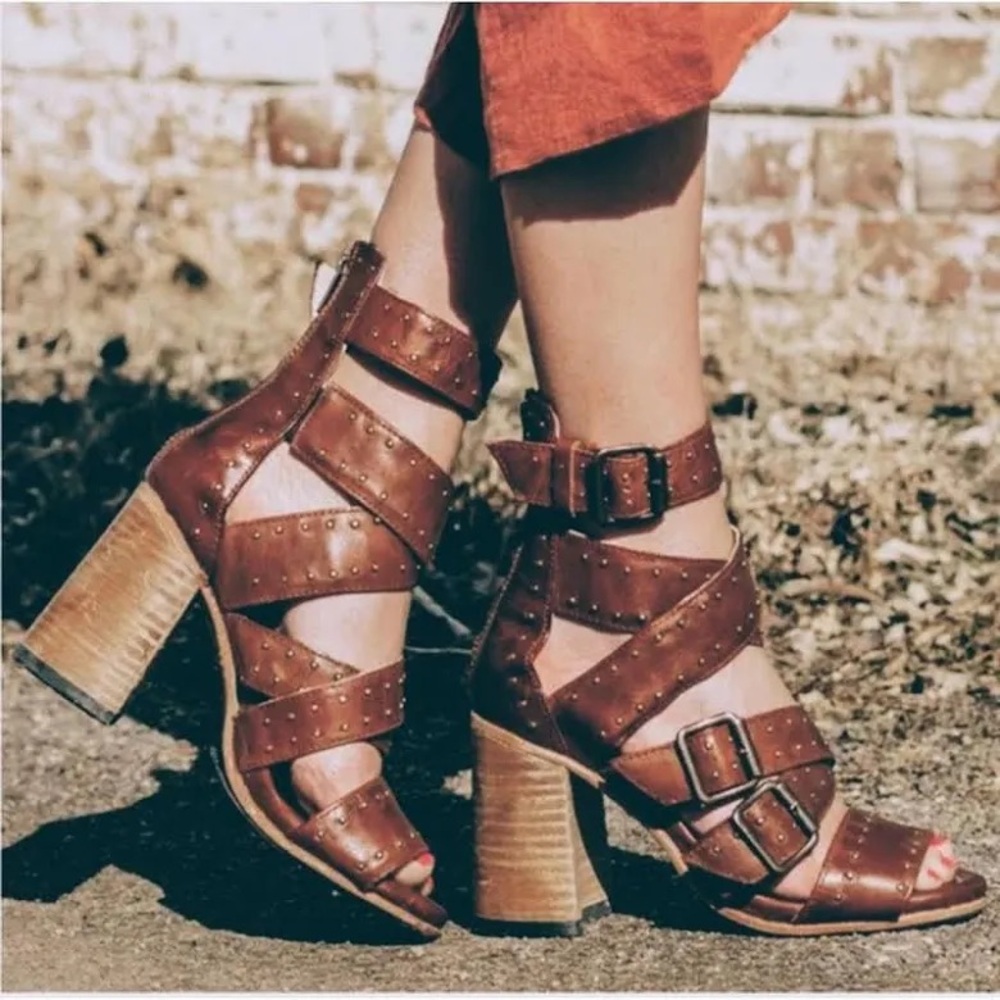 Freebird Tanica Cognac Brown Leather Studded Gladiator Style Heels Size 8